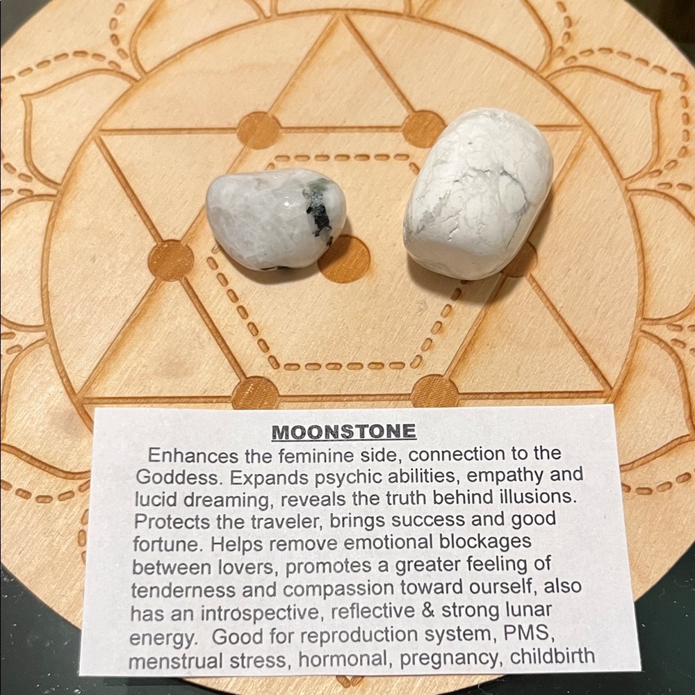 Moonstone Tumbled Stones - White with Gray Veining